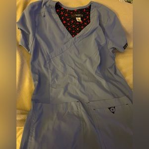 Koi basics scrub top